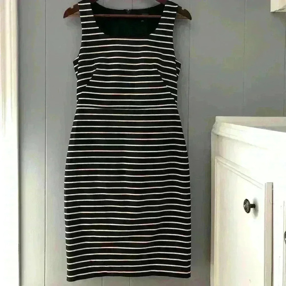 NWOT The limited dress tag size 4 - Picture 2 of 9